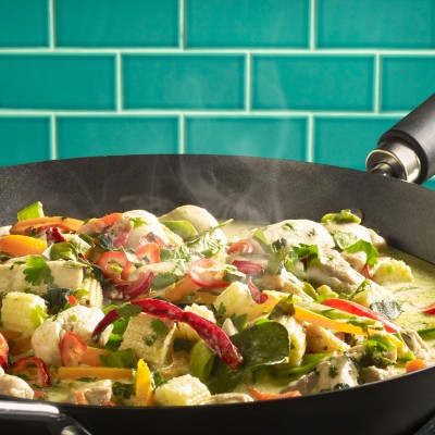 Aromatic & Fragrant Chicken Thai Green Curry | Recipes | Blue Dragon